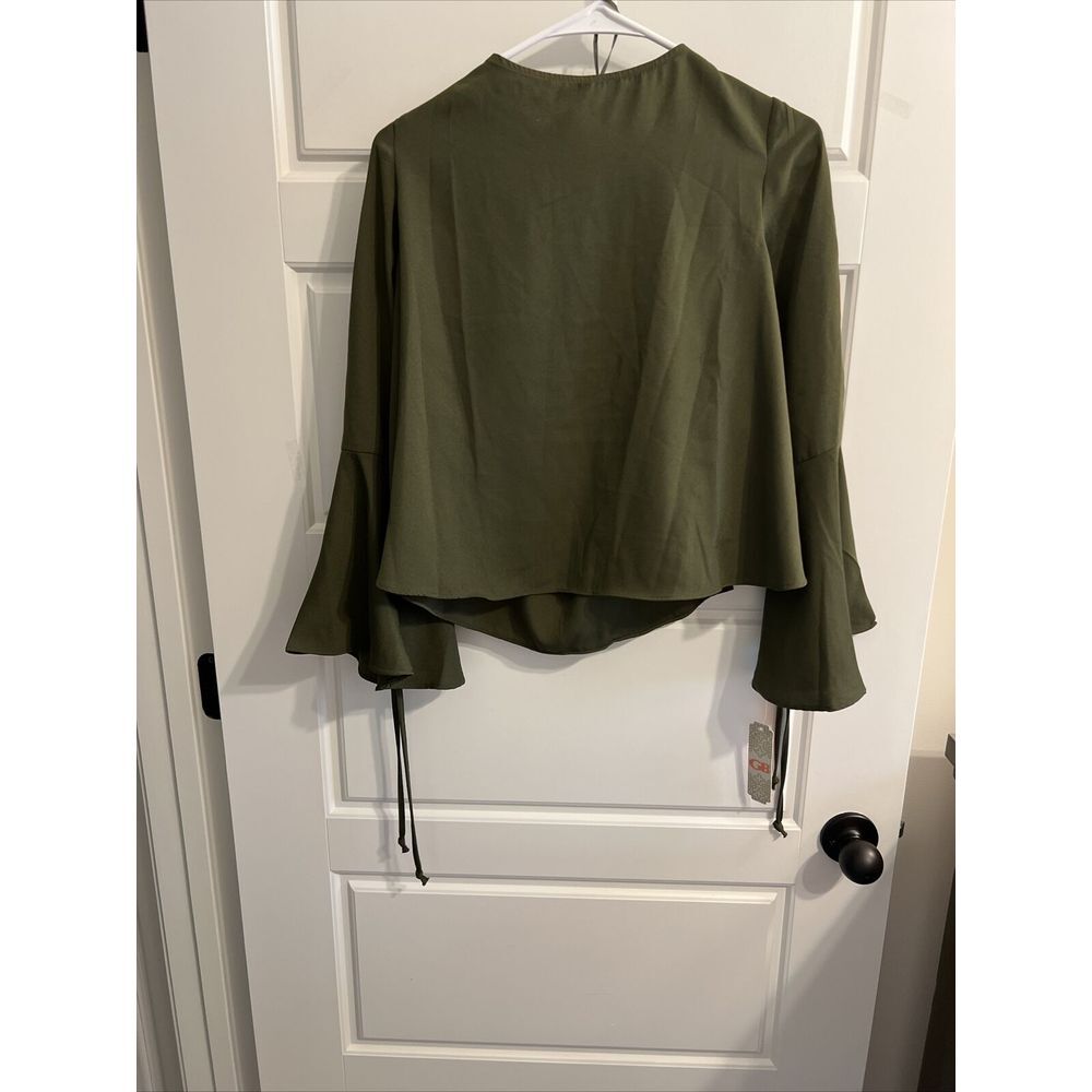 GB Collection Top‎ W/ Trumpet Sleeve & Size M